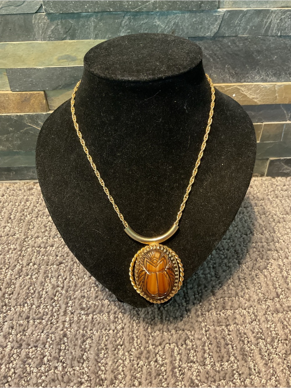 VTG JULIANA D&E Carved Scarab Beetle Pendant Necklace Book Piece - Picture 7 of 7